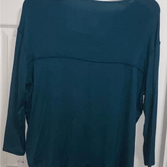 ♦️ 
Kinesis Teal/Blue Long Sleeve Soft Rayon Top Size L/G Used - Picture 2 of 2